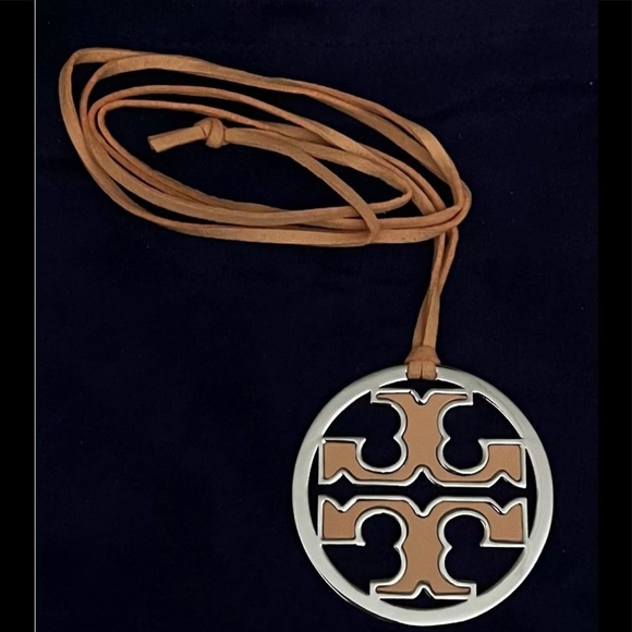 Authentic Tory Burch Silver & Coral Leather Logo With Coral Leather Necklace - Picture 7 of 11